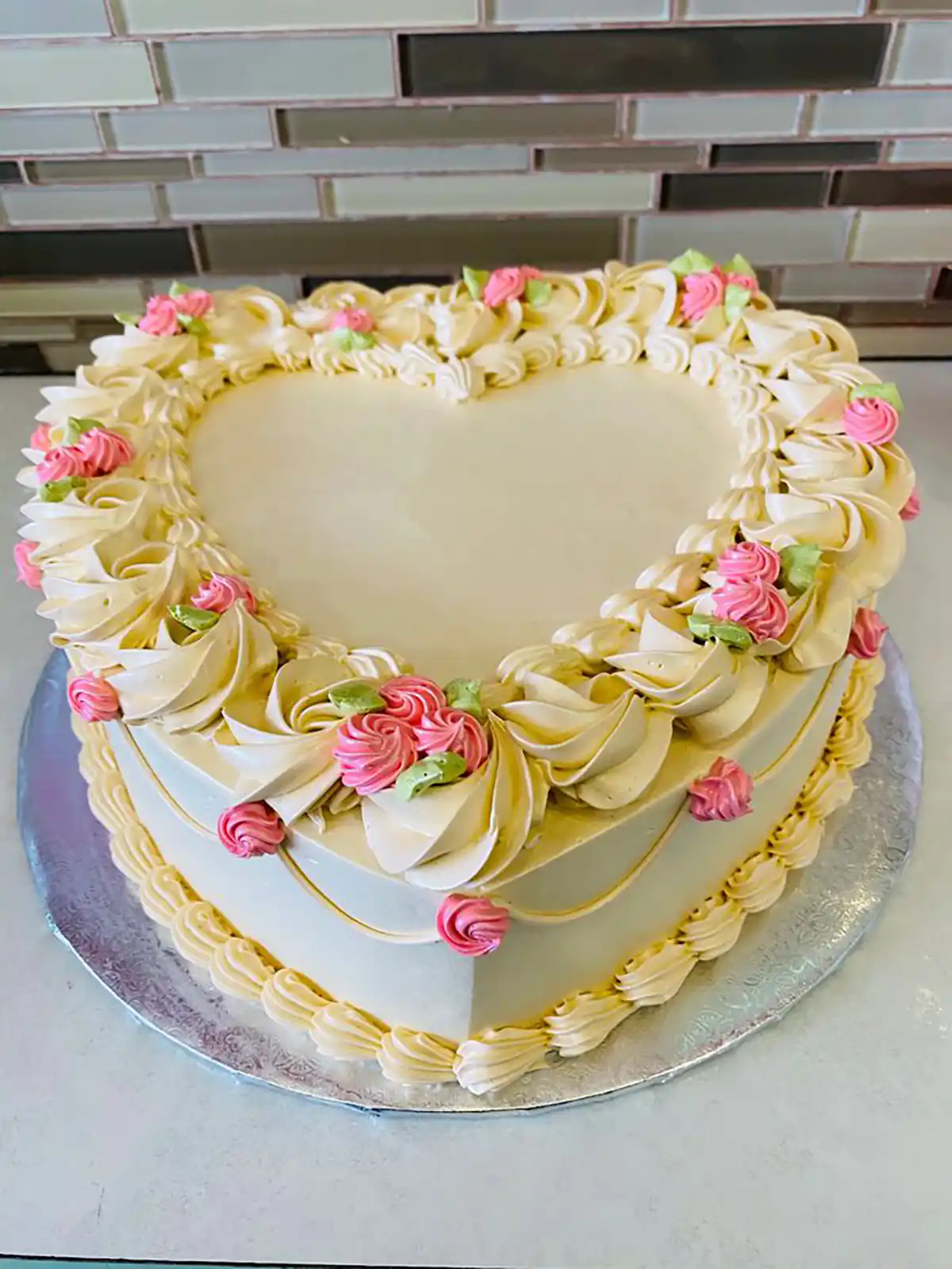 کیک تولد شکلاتی عاشقانه
