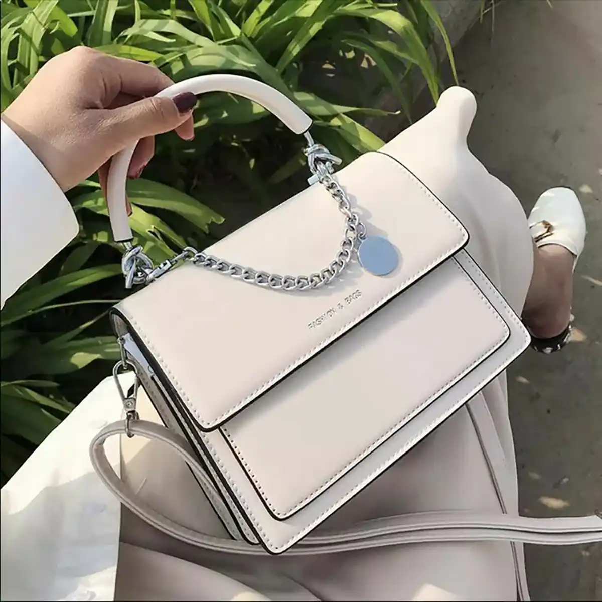 کیف سفید مشکی
کیف ایرانی
سیااسکارف
