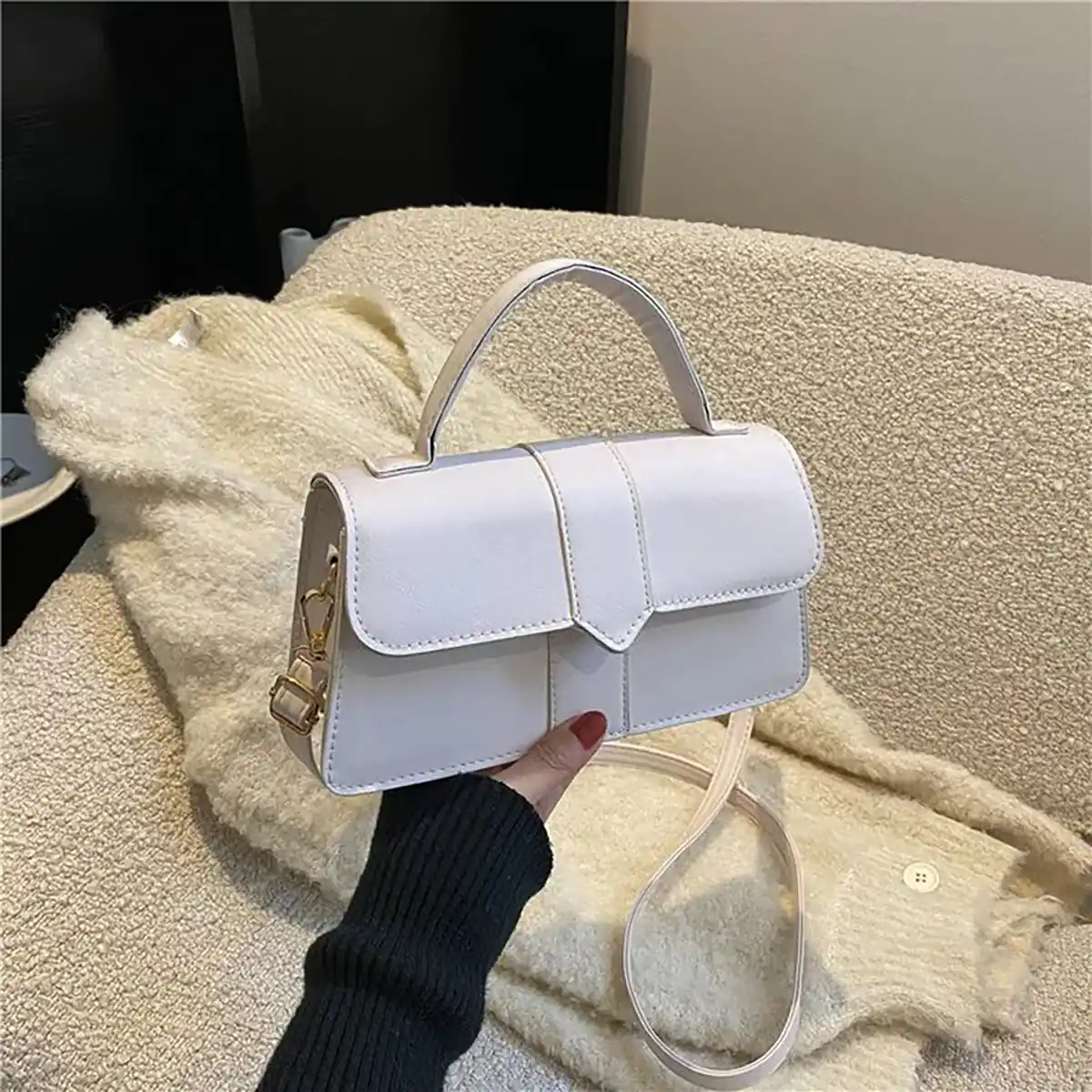 کیف سفید مشکی
کیف ایرانی
سیااسکارف

