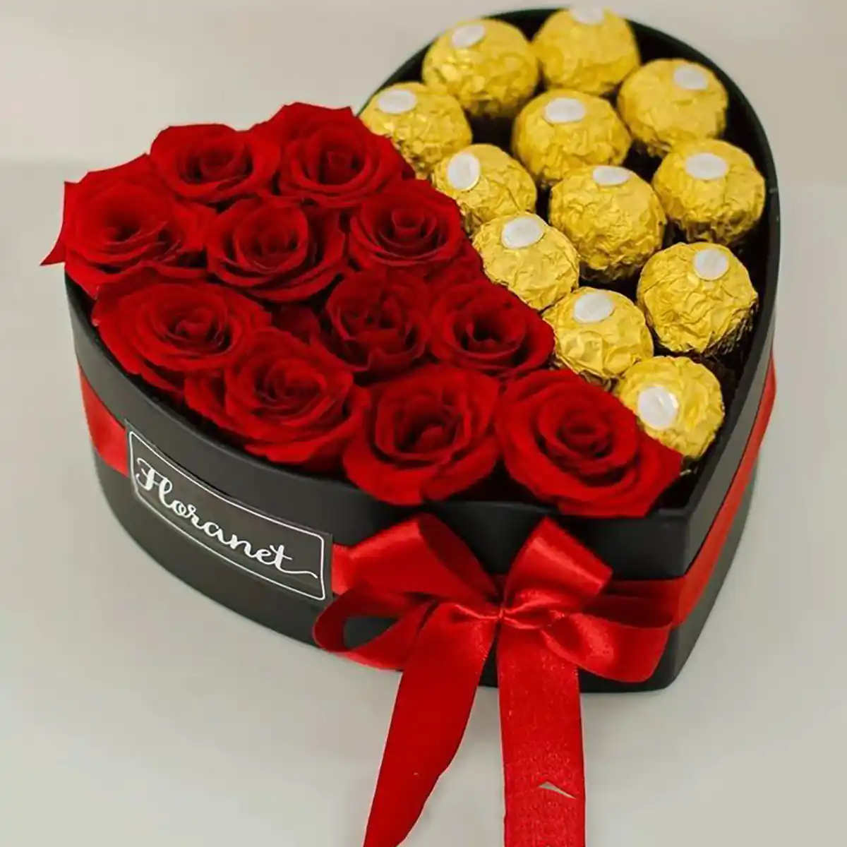بوکت گل چیست؟دسته گل لاکچری برای هدیهدسته گل ساده و شیکبوکت گل هدیه برای مناسبت‌هاخرید دسته گل هدیه شیکطراحی دسته گل برای هدیه