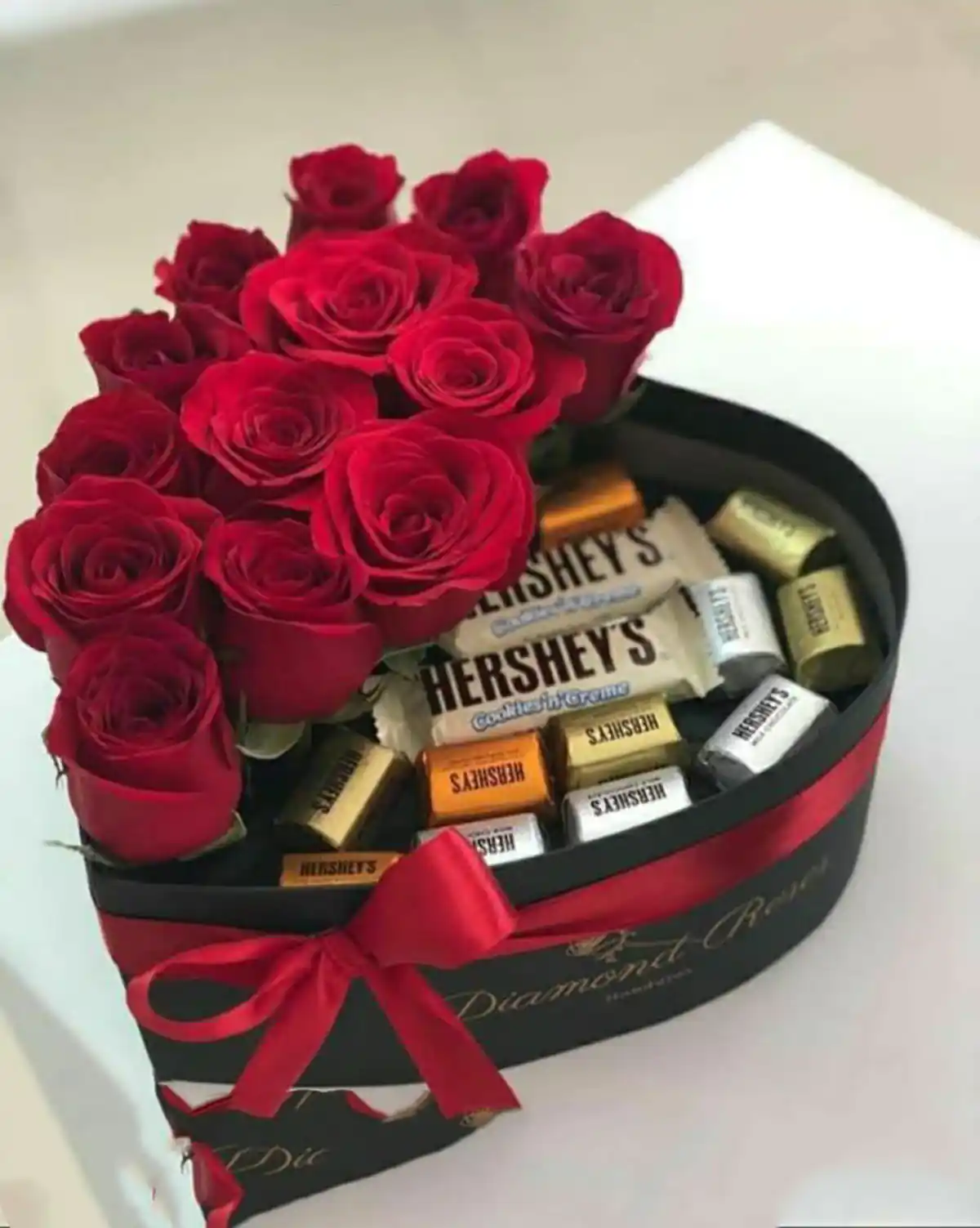 بوکت گل چیست؟دسته گل لاکچری برای هدیهدسته گل ساده و شیکبوکت گل هدیه برای مناسبت‌هاخرید دسته گل هدیه شیکطراحی دسته گل برای هدیه