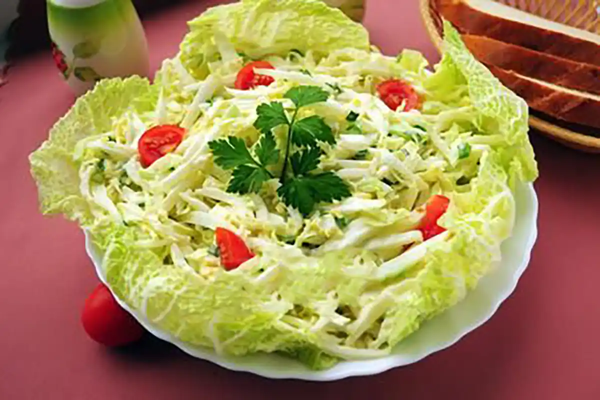 
سالاد رژیمی خوشمزه با مرغ