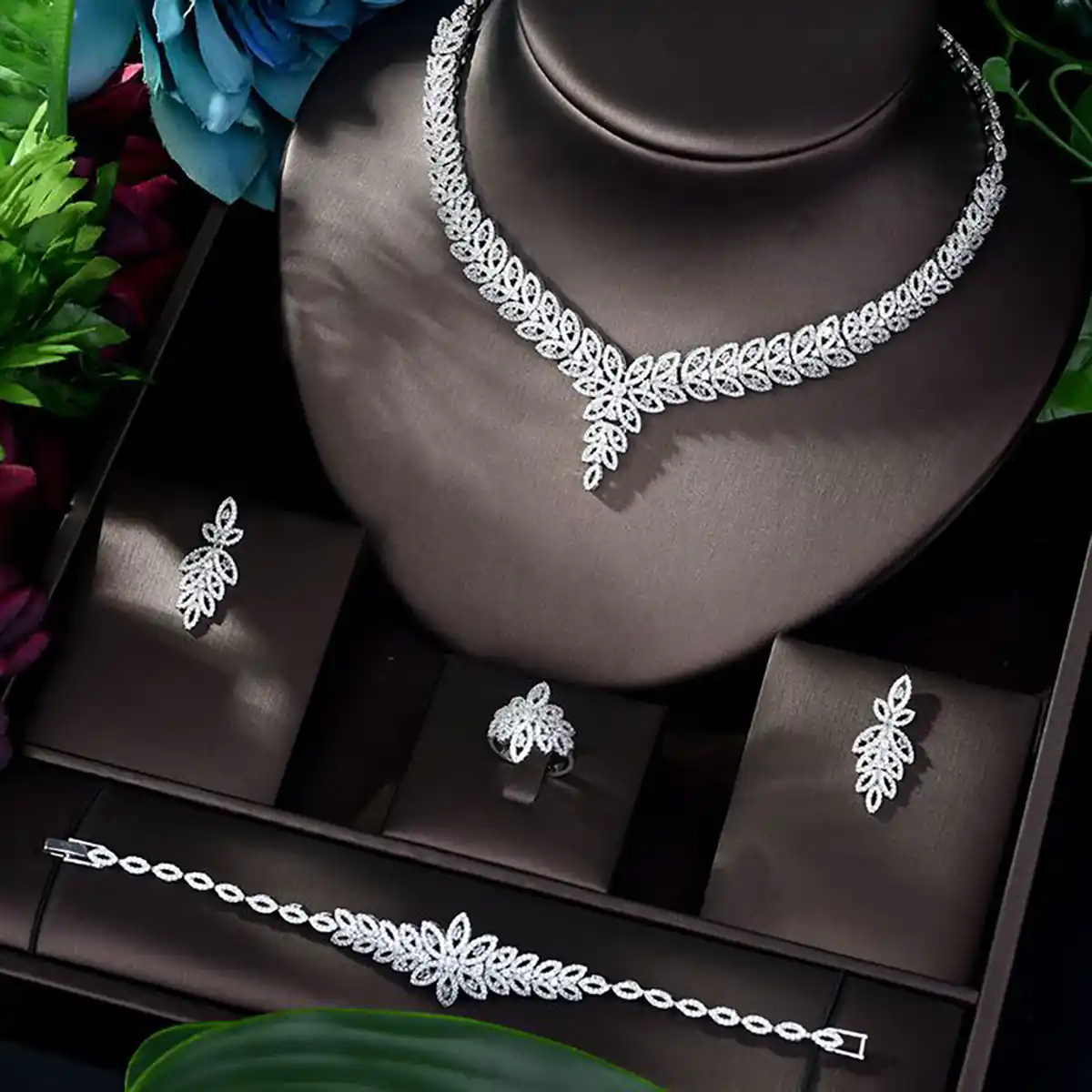 قیمت جدیدترین سرویس طلا عروسمدل جدید سرویس طلا عروسسرویس طلا عروس سفید ۱۴۰۳سرویس طلا عروس ارزان قیمتبهترین مدل سرویس طلا عروسسرویس طلا لاکچری عروس ۱۴۰۳
