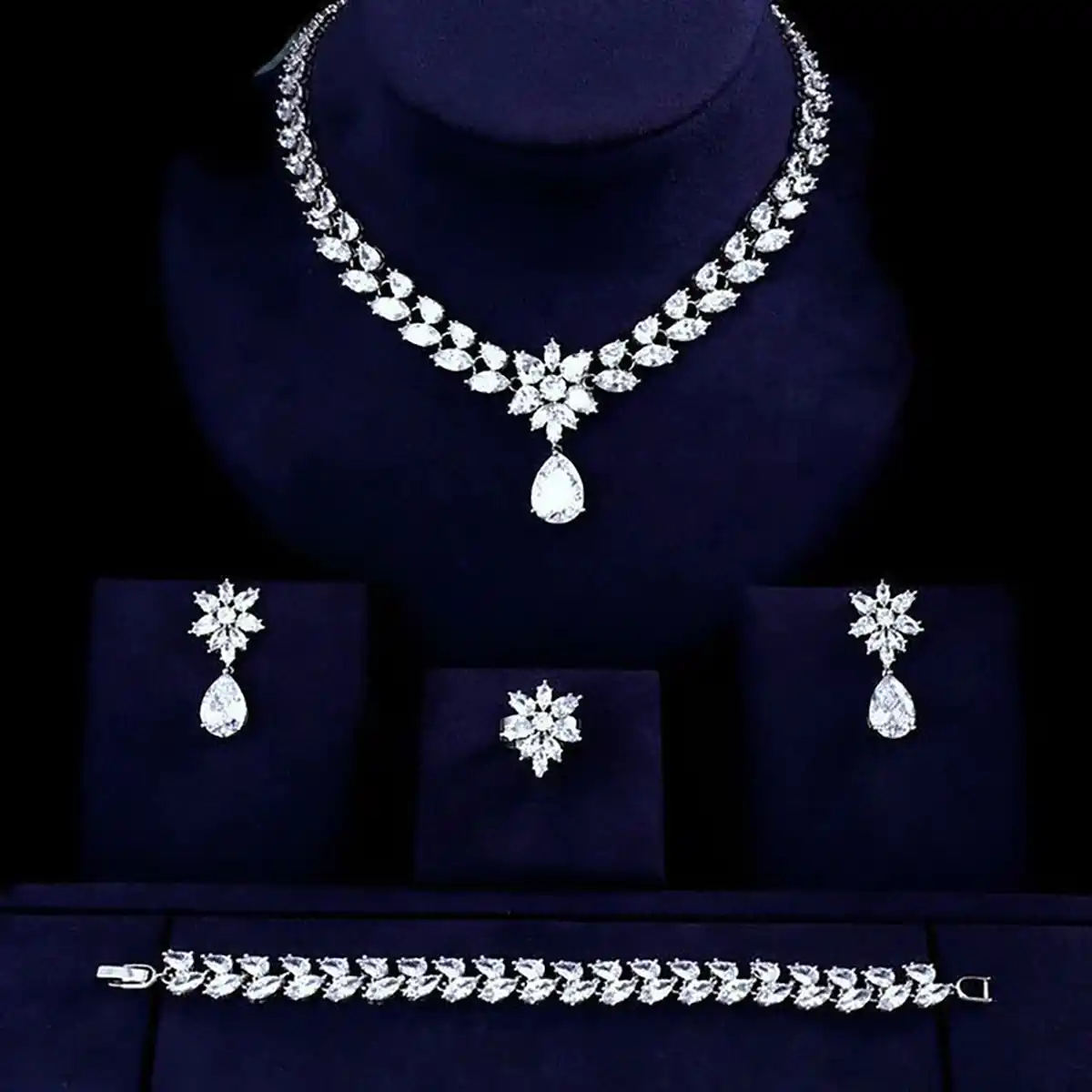 قیمت جدیدترین سرویس طلا عروسمدل جدید سرویس طلا عروسسرویس طلا عروس سفید ۱۴۰۳سرویس طلا عروس ارزان قیمتبهترین مدل سرویس طلا عروسسرویس طلا لاکچری عروس ۱۴۰۳