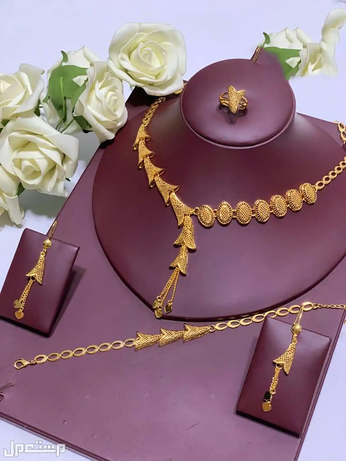 سرویس طلا لاکچری
سرویس طلا ظریف
سرویس طلا سفید
قیمت سرویس طلا عروس ۱۴۰۲
سرویس طلا عروس جدید
