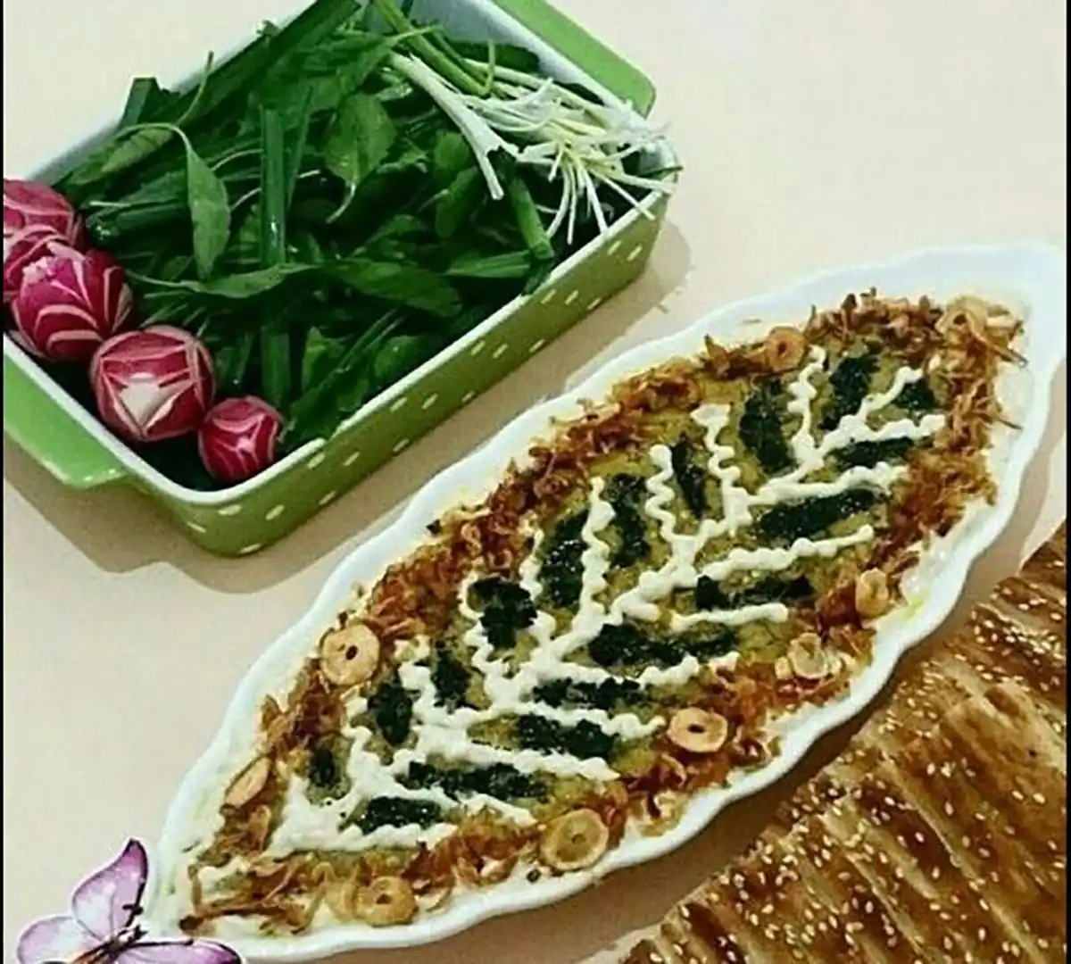 تزیین آش رشته با کشک زعفرانی​ایده‌های تزیین آش رشته ساده​تزیین آش رشته برای مهمانی​نقش پیاز داغ در تزیین آش​
بهانه ی خوبش....
+5
Cookpad
+5
آرسس شف
+5تزیین آش رشته با حبوبات​استفاده از سبزیجات در تزیین آش​