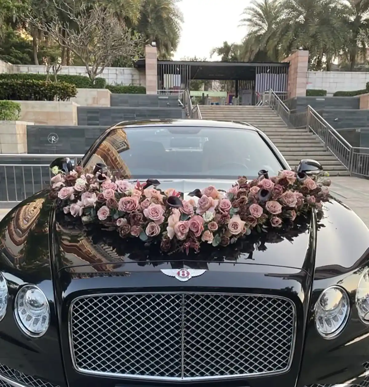 ماشین عروس ساده ماشین عروس لاکچری گل ماشین عروس کرایه ماشین عروس دسته گل عروس سعادت رنت