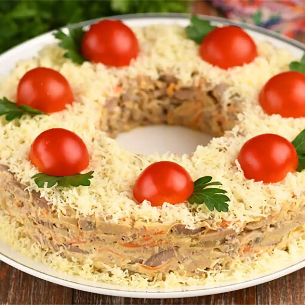 تزیین سالاد الویه با گوجه و خیارشور
تزیین سالاد الویه با نان تست
تزیین سالاد الویه تک نفره
تزیین سالاد الویه با گوجه گیلاسی
تزیین سالاد کاهو
تزیین الویه با خیارشور