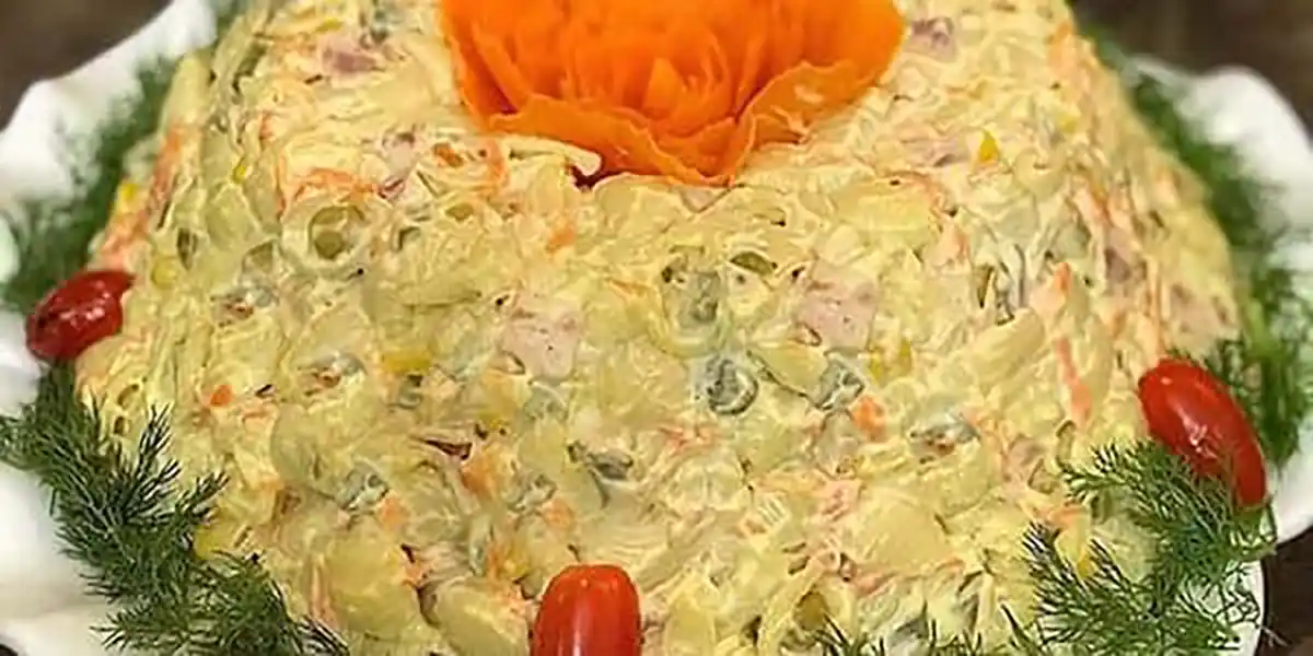 تزیین سالاد الویه با گوجه و خیارشور
تزیین سالاد الویه با نان تست
تزیین سالاد الویه تک نفره
تزیین سالاد الویه با گوجه گیلاسی
تزیین سالاد کاهو
تزیین الویه با خیارشور