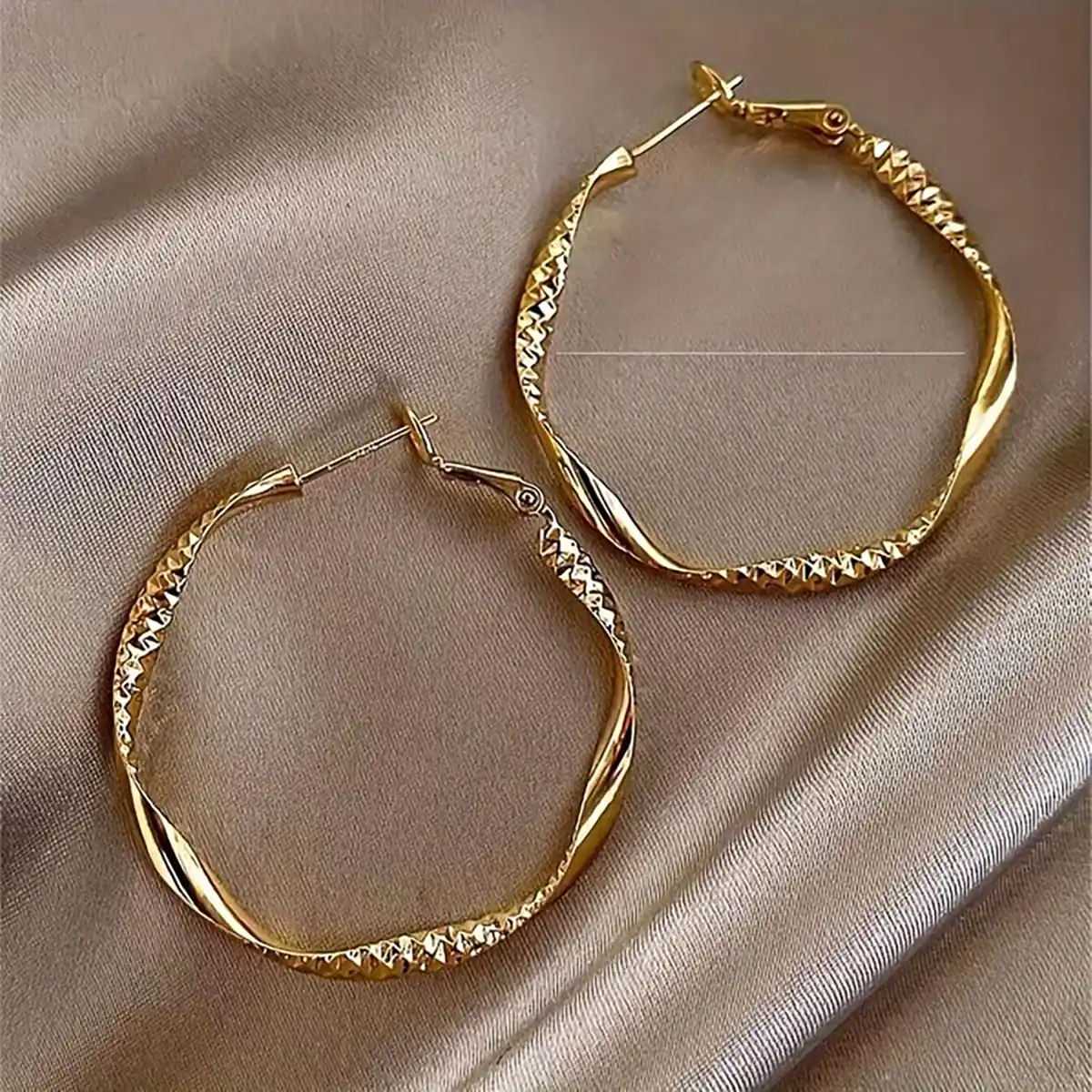 گوشواره حلقه ای طلا
گوشواره حلقه ای بزرگ طلا
گوشواره حلقه ای کوچک طلا
گوشواره حلقه ای آویزدار
گوشواره حلقه ای جدید طلا
گوشواره حلقه ای ساده
گوشواره حلقه ای مردانه
گوشواره حلقه ای استیل