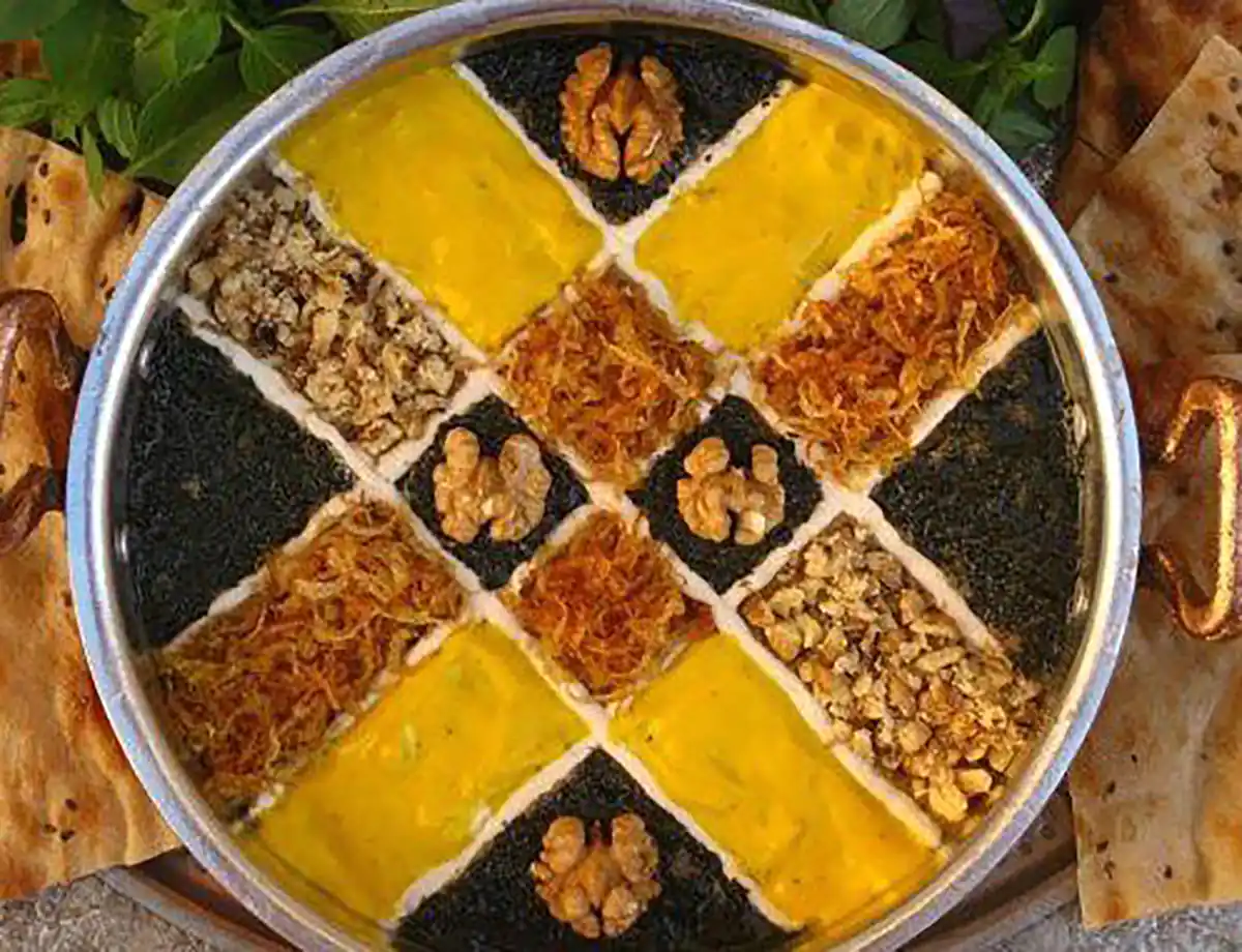 تزیین کشک و بادمجان در ظرف گرد
تزیین کشک و بادمجان تک نفره
تزیین کشک بادمجان در ظرف مستطیل
تزیین کشک بادمجان با قیف
تزیین کشک و بادمجان ساده