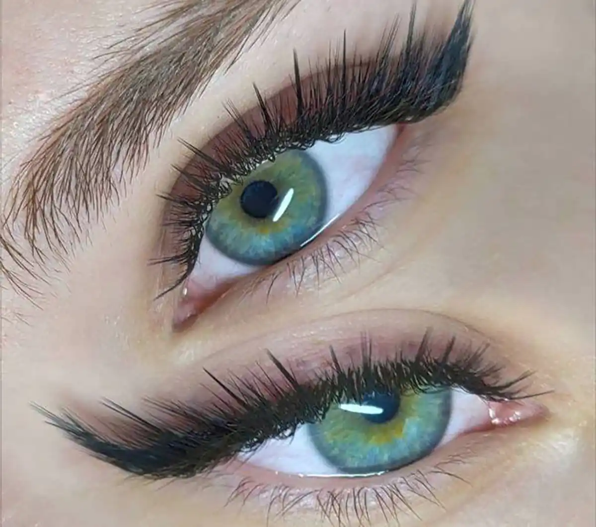 مژه خط چشمی اسپایکی
مژه خط چشمی والیوم
مژه اسپایکی
مژه کلاسیک
مژه روباهی
اکستنشن مژه