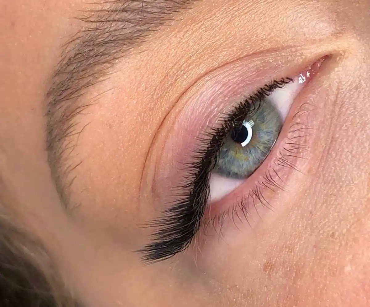 مژه خط چشمی اسپایکی
مژه خط چشمی والیوم
مژه اسپایکی
مژه کلاسیک
مژه روباهی
اکستنشن مژه