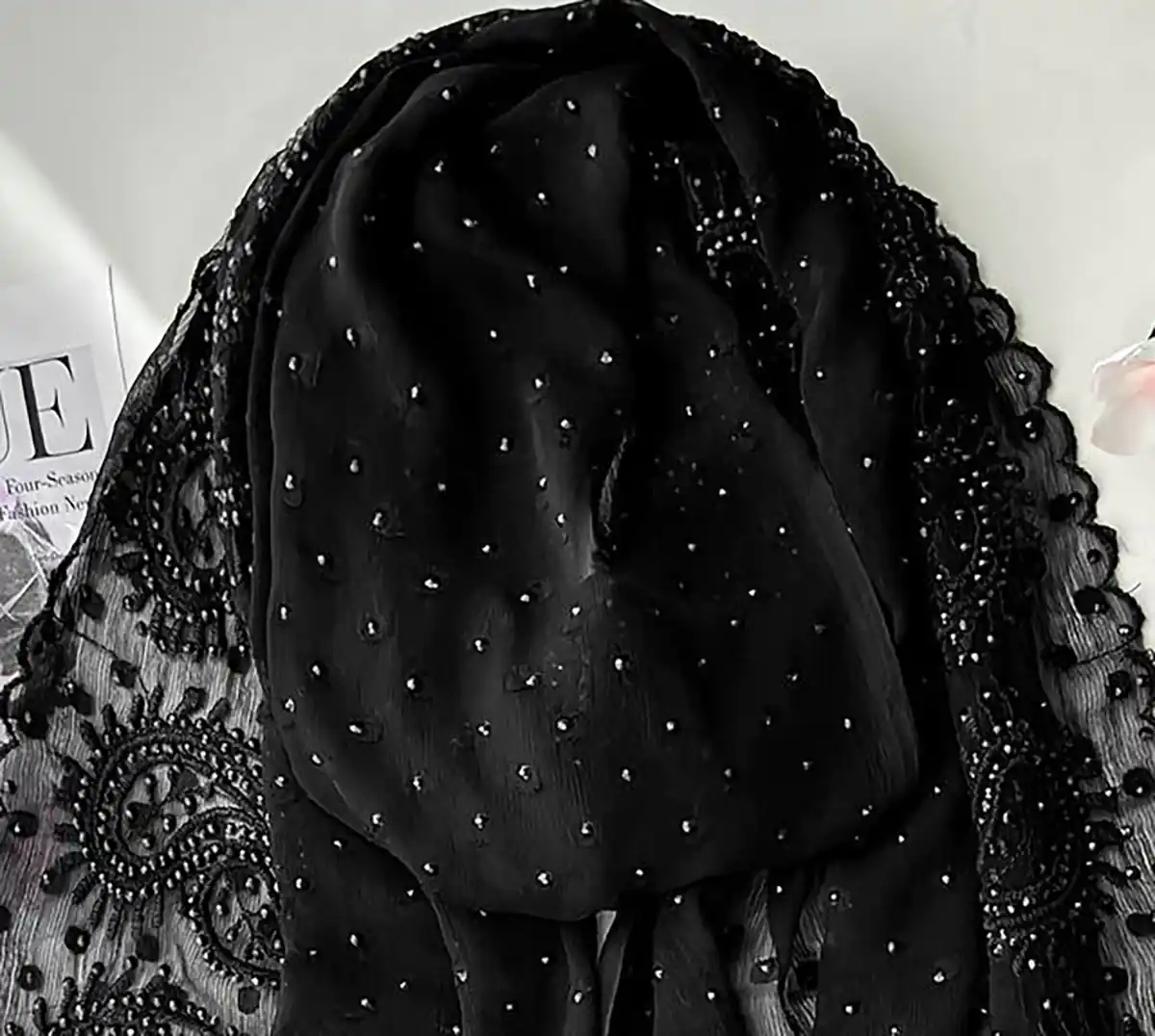 شال مشکی محرم مردانه
شال محرمی
شال مذهبی مردانه
شال موهر
