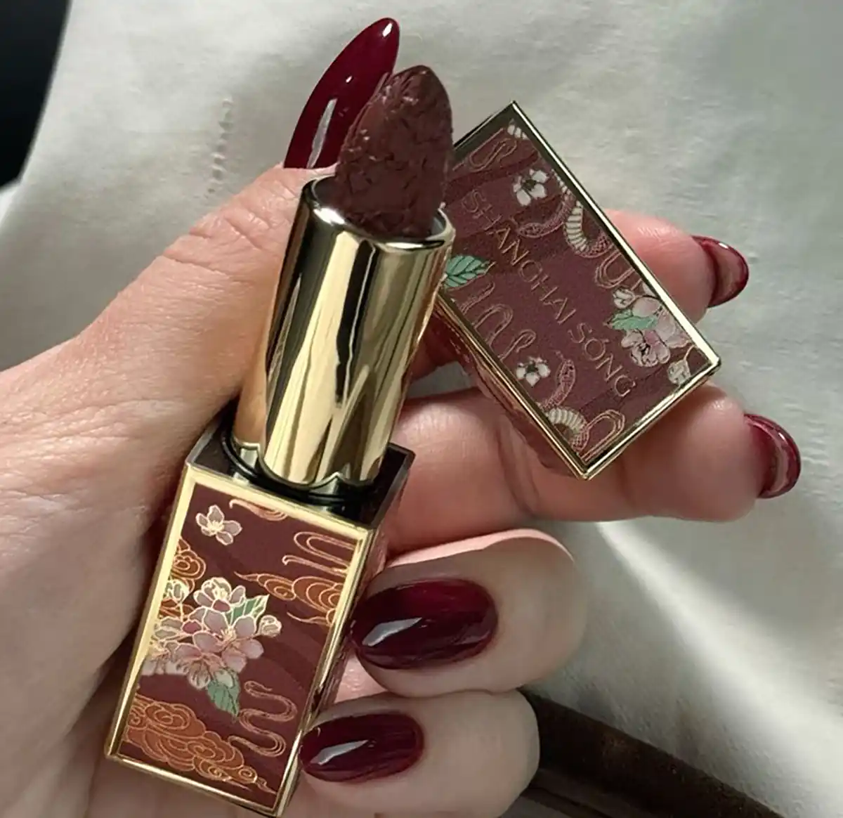 انواع رژلب مایع
عکس انواع رژ لب
انواع رژ لب فانتزی
انواع رژ لب های مخملی
انواع رژ لب دخترانه
انواع رژ لب برای پوست گندمی
انواع رژ لب براق
انواع رژلب جامد
