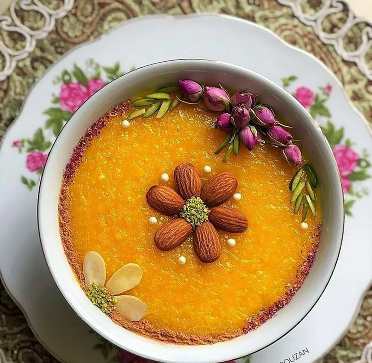 تزیین شله زرد در ظرف مستطیل
تزیین شله زرد تک نفره
تزیین شله زرد با دارچین بدون شابلون
تزیین شله زرد با گل محمدی
طرز تهیه شله زرد برای 15 نفر
طرز تهیه ی شله زرد نذری
طرز استفاده شابلون روی شله زرد
طرز تهیه شله زرد برای ۱۰ نفر
