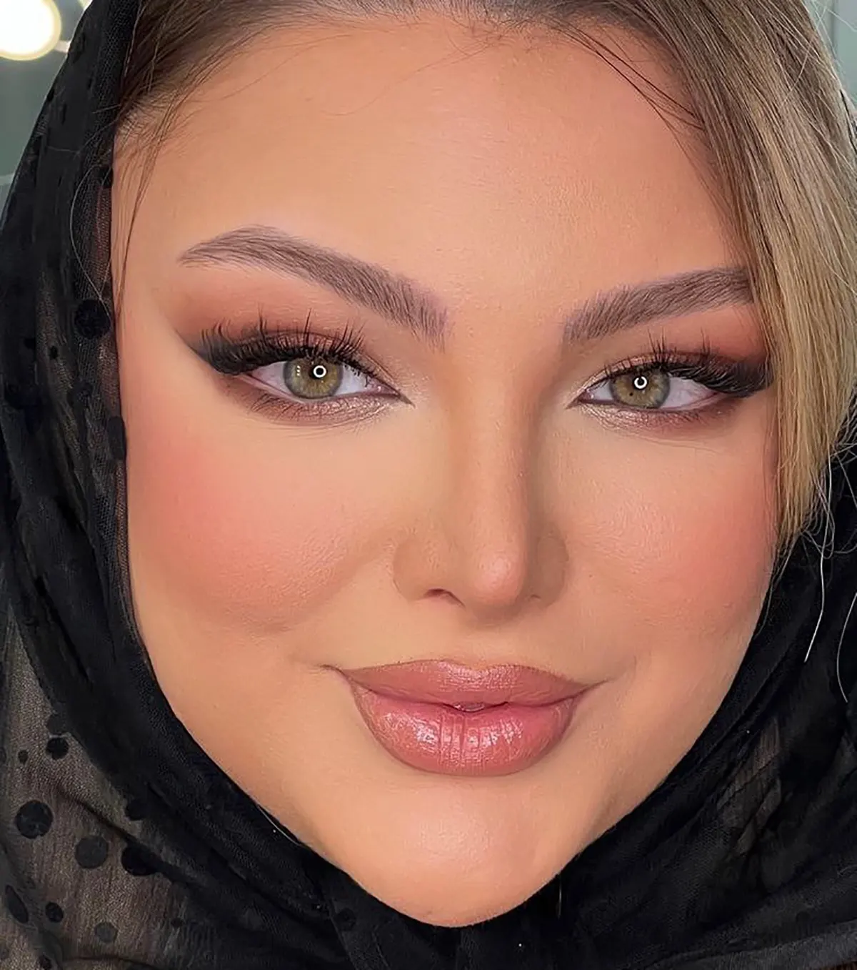 آرایش ساده دخترانه
آرایش دخترانه ساده و شیک برای عروسی
میکاپ دخترانه برای عروسی
میکاپ اسموکی
ارایش صورت خیلی ساده و شیک
آرایش لایت دخترانه