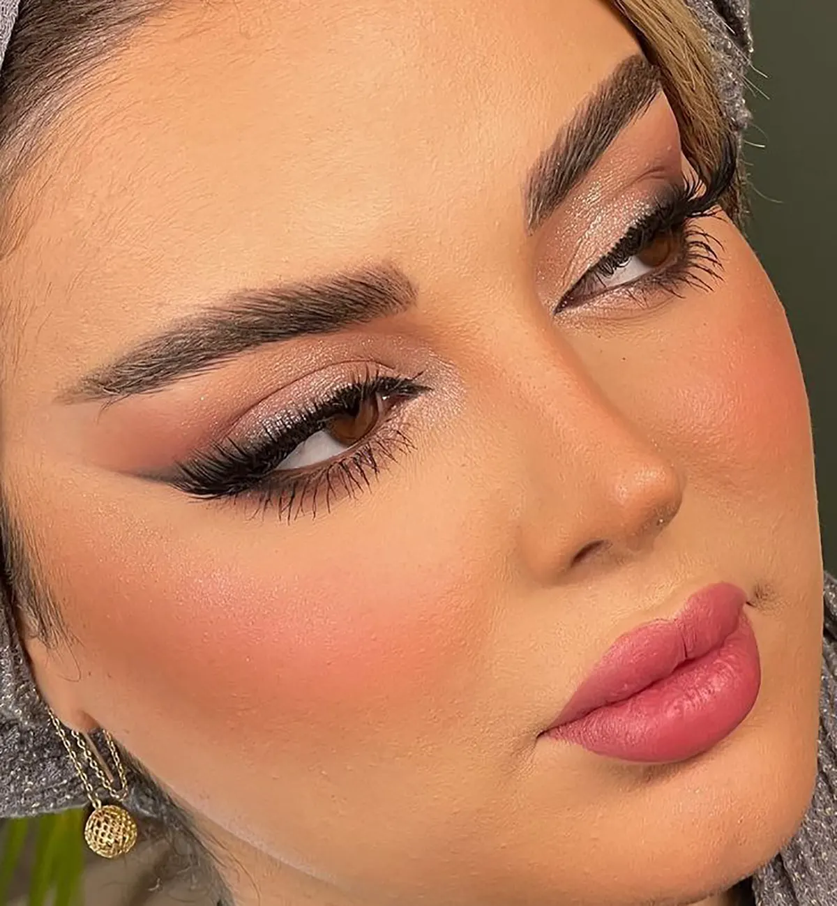 میکاپ دخترونه و جذاب