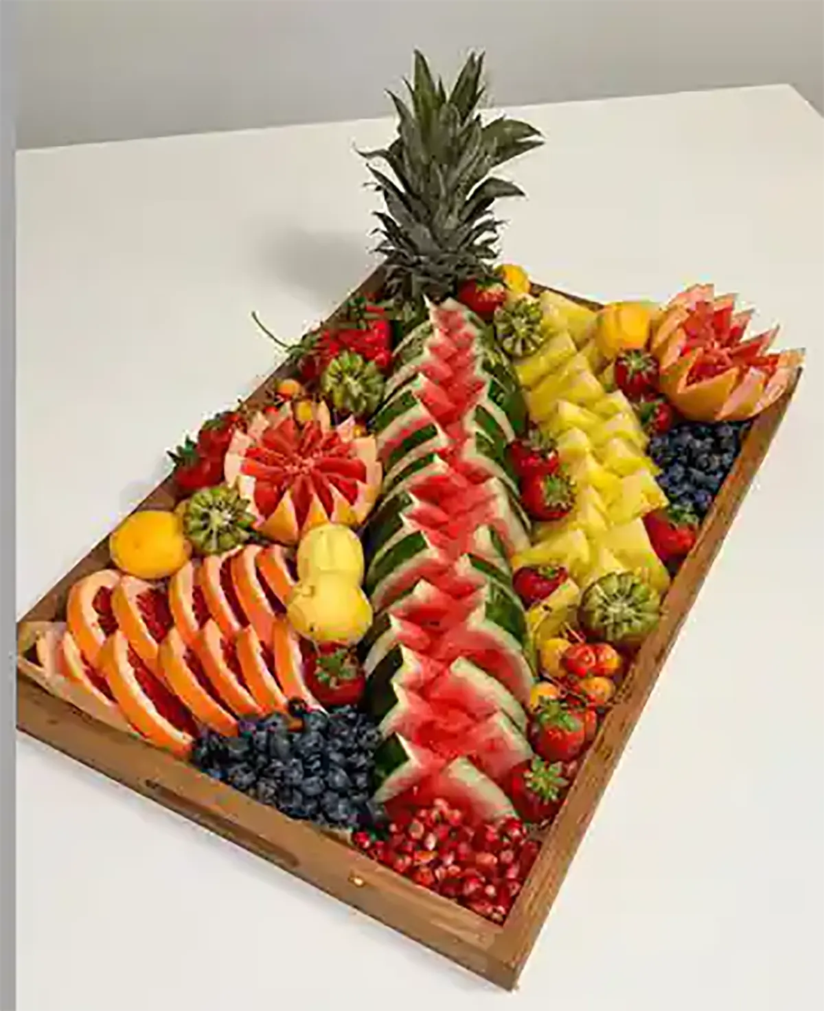 تزیین میوه پوست نکنده
تزیین میوه برای مهمانی ساده
تزیین میوه برای مهمانی رسمی
تزیین میز میوه و شیرینی
تزیین ظرف میوه ساده
تزیین میوه سالم