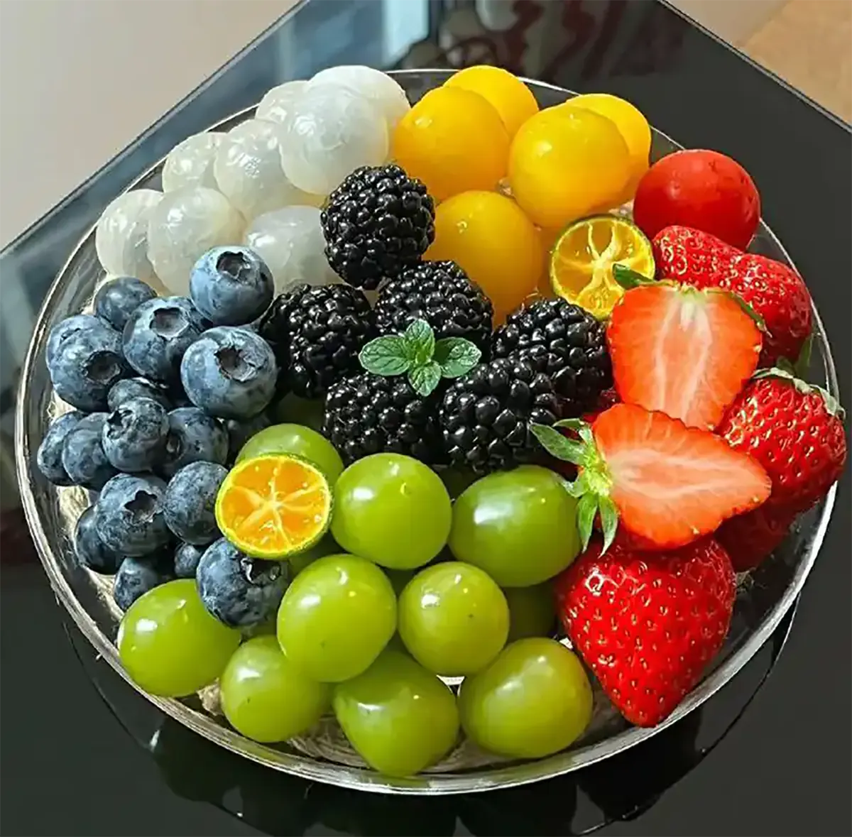 تزیین میوه پوست نکنده
تزیین میوه برای مهمانی ساده
تزیین میوه برای مهمانی رسمی
تزیین میز میوه و شیرینی
تزیین ظرف میوه ساده
تزیین میوه سالم