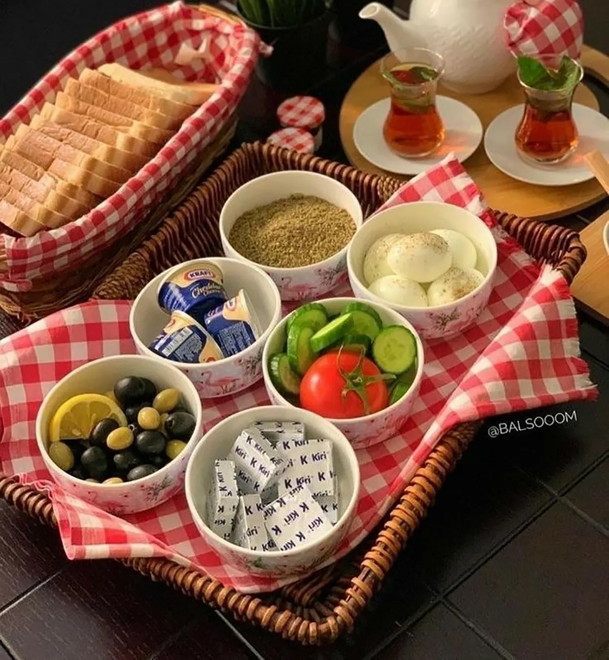 چیدمان میز صبحانه هتل
