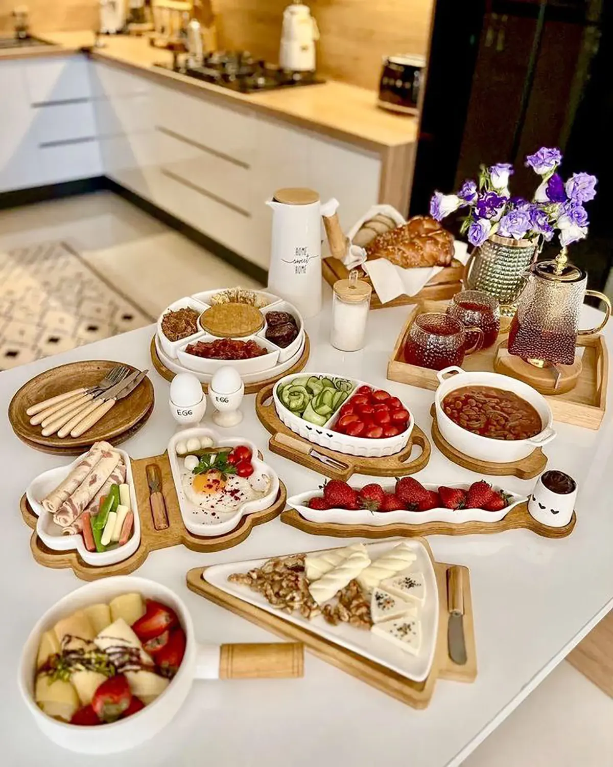 میز صبحانه خوری
