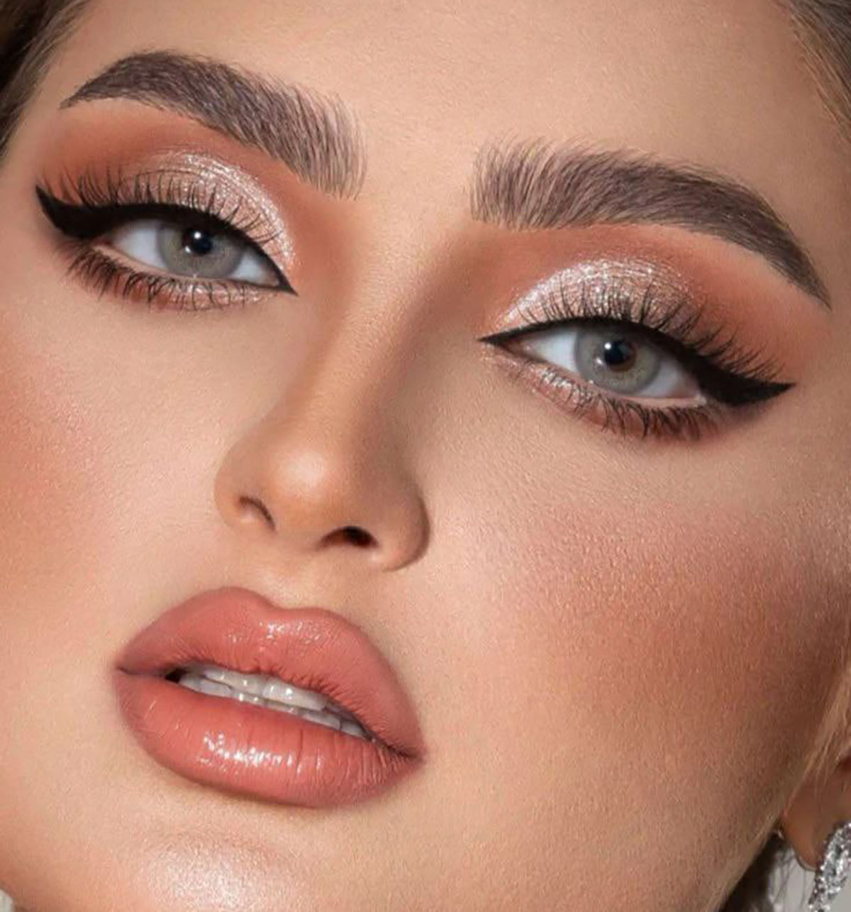آموزش سایه چشم لایت