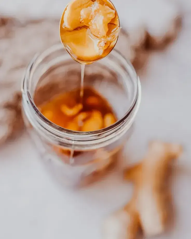 عسل طبیعی برای ماسک خیار خانگی