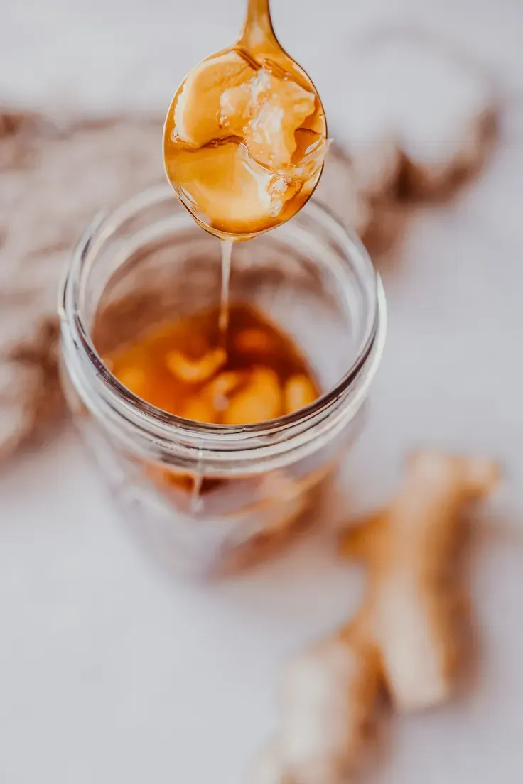 عسل طبیعی برای شیرینکردن نوشیدنی گرم