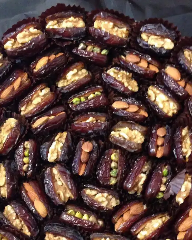 خرمای مغزگردو و بادام؛ جایگزین سالم شیرینی برای انرژی
