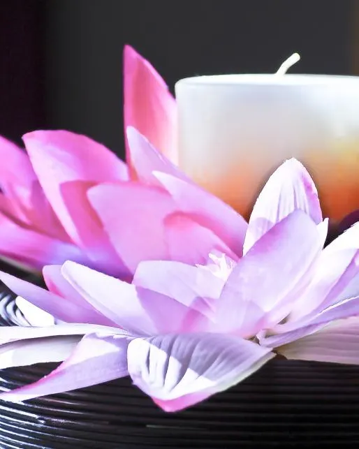 سنترپیس گل و شمع برای میز مهمونی