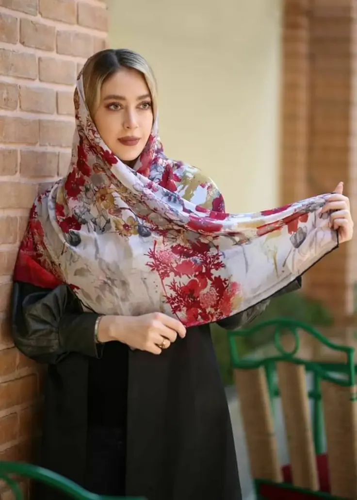 مدل روسری مجلسی شیفون گلدار قرمز
