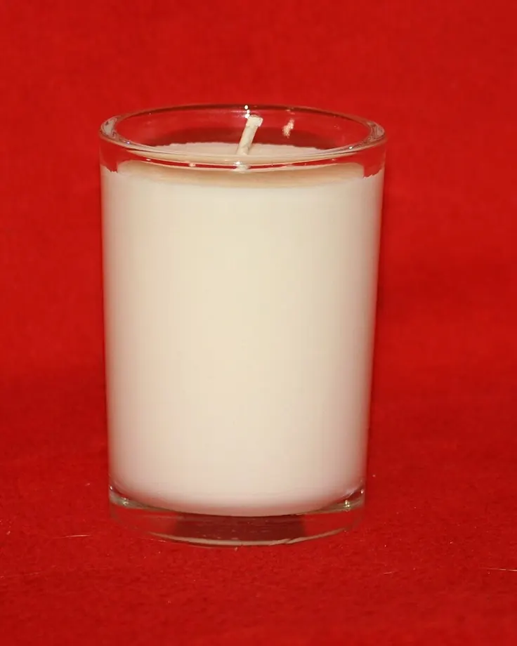 شمع معطر سویا سفید در شیشه شفاف
