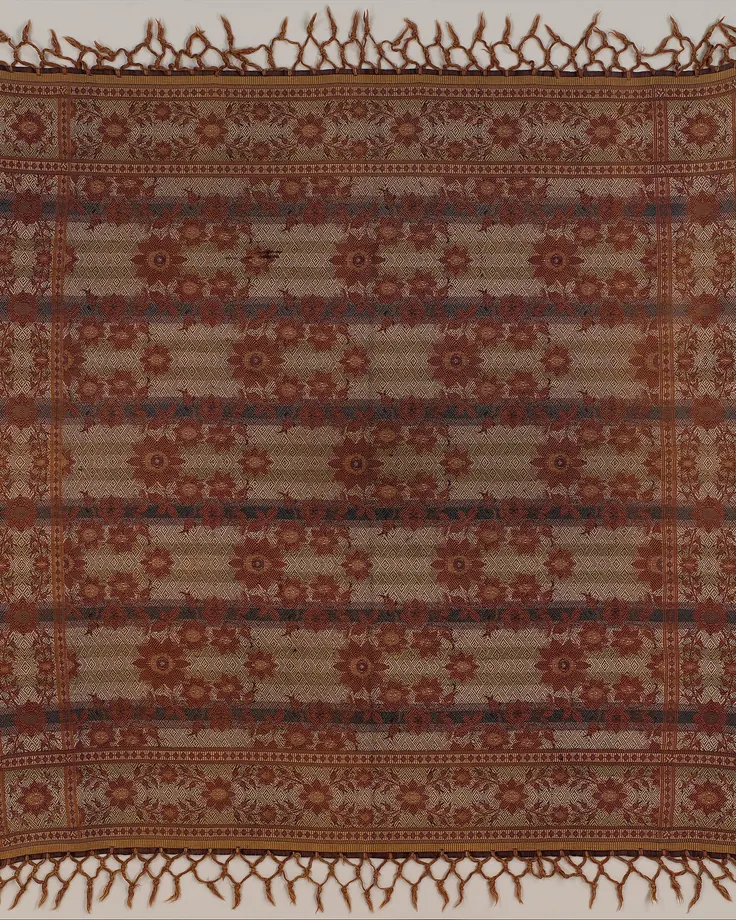 رومیزی طرح سنتی با ریشه