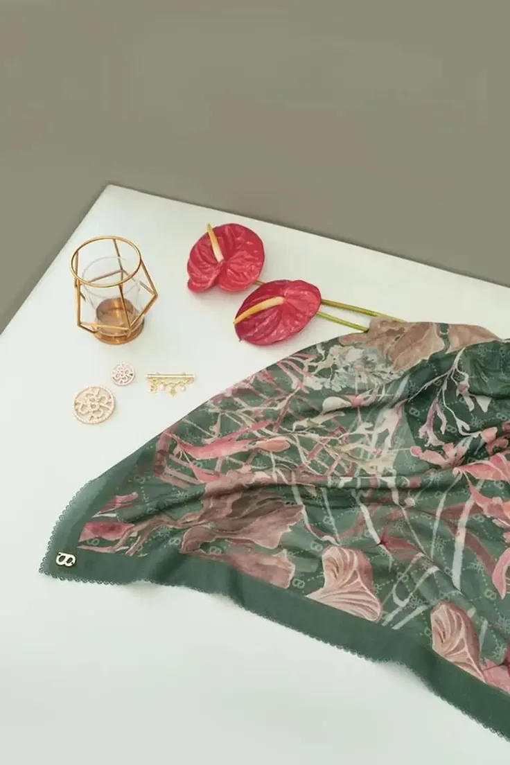 روسری پاییزی سبز طرح گل